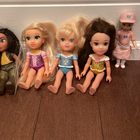 Dolls Collection - Picture 2 of 3